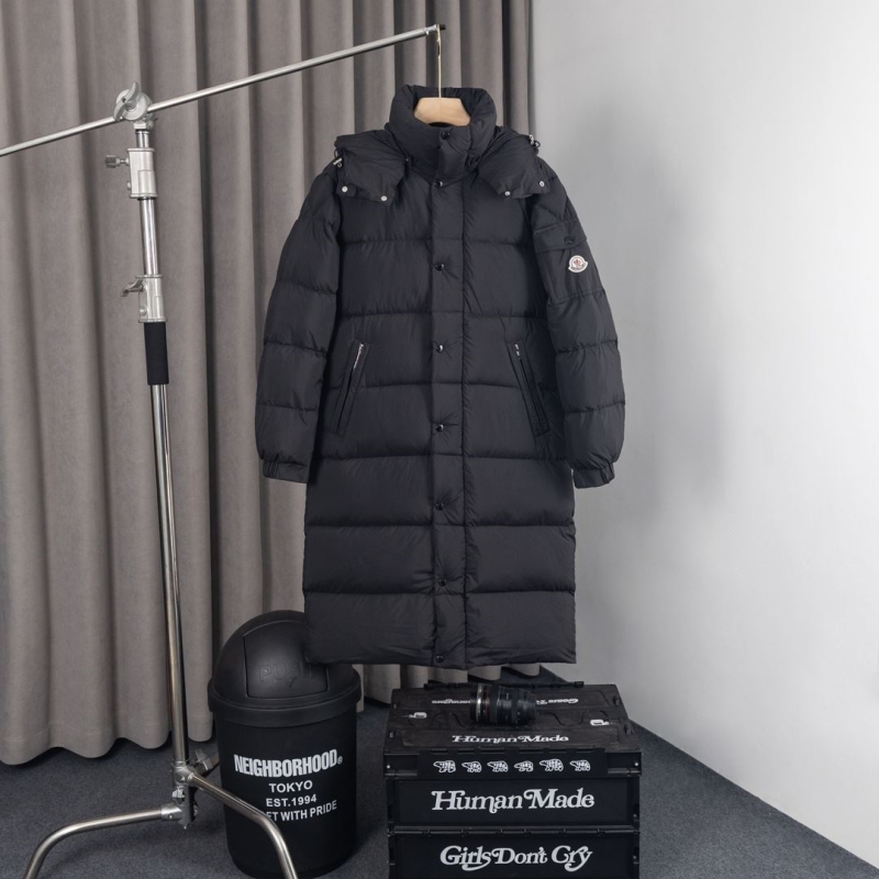 G*u*i down coat